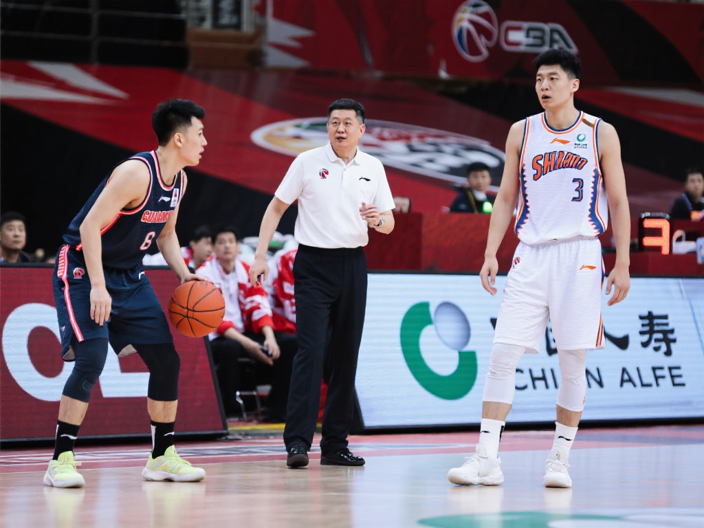 哈维胡明轩巅峰对决:沪粤大战关键时刻精彩纷呈 两队战术策略的对比分析
上海队的战术策